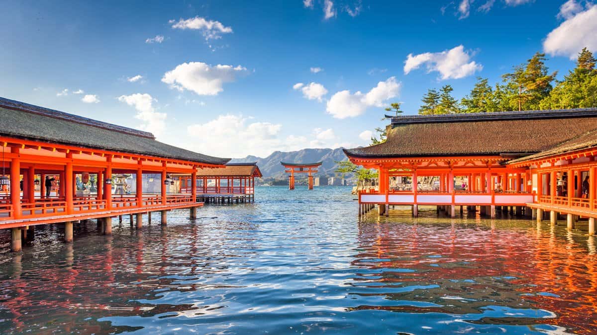 HERO_Itsukushima-Shrine_Japan