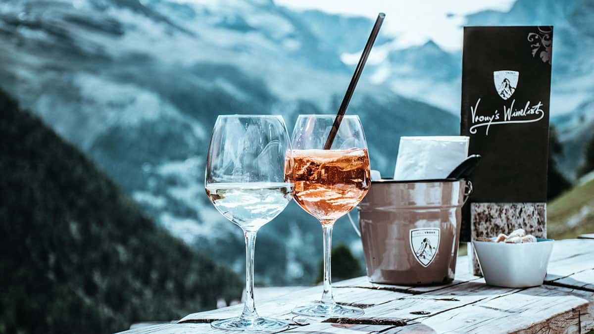 MountainHutsZermatt_hero